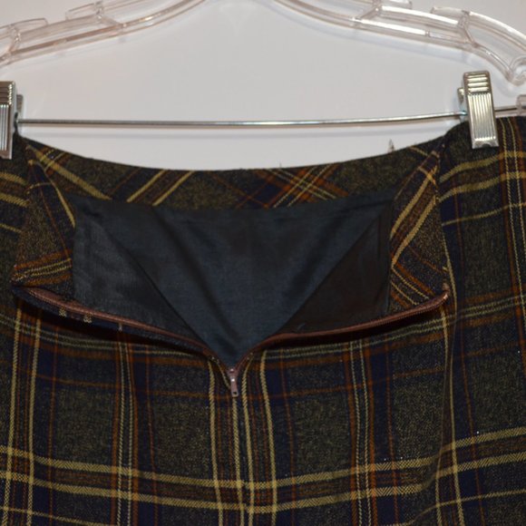 MRS Uniform Plaid Green Skirt Front Accent M (W16 x H19 x L23.5) - Picture 6 of 7